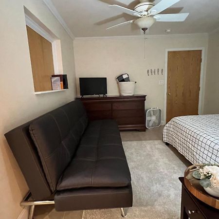 Near Airport Guest Suite Anchorage Bagian luar foto