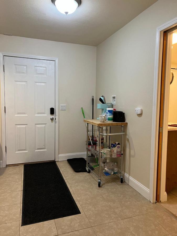 Near Airport Guest Suite Anchorage Bagian luar foto